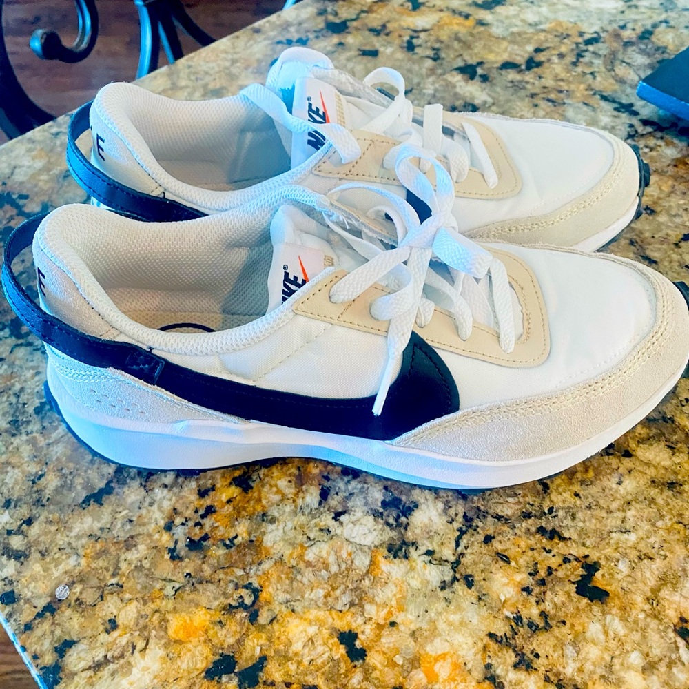 Nike Waffle Debut Sandrift